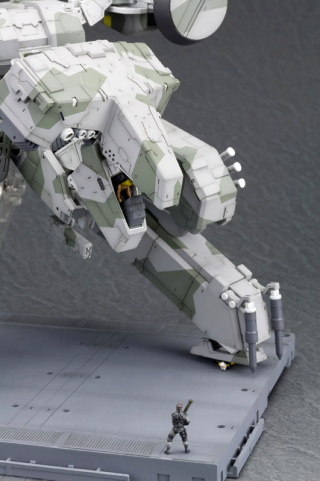 Illustration for article titled The Little People Make This Metal Gear Model Cool